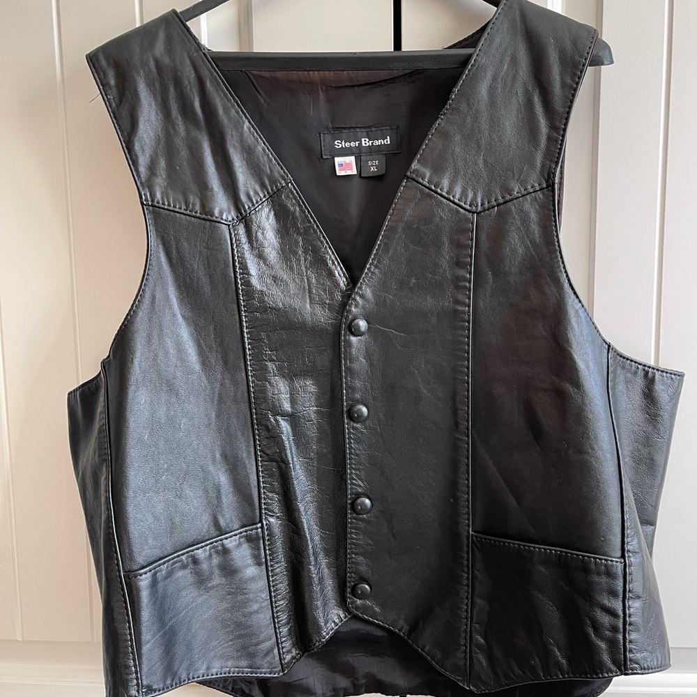 Mens XL leather vest by Steer